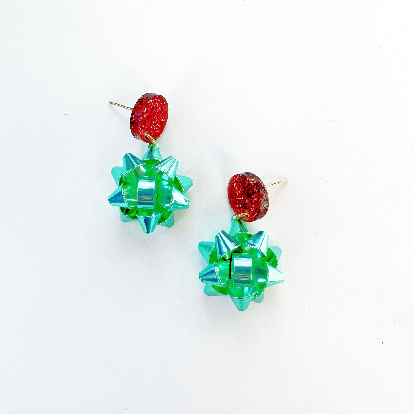 Load image into Gallery viewer, Put a Bow on It Earrings - Green
