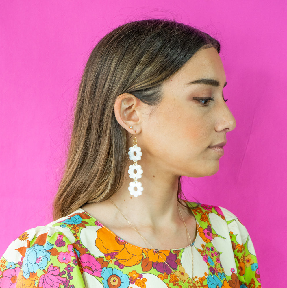 Daisy Chain Earrings - Pearl